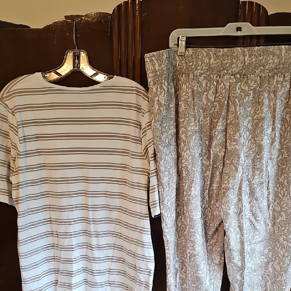 Chico's T With Lounge Pants FINAL PRICE - Picture 6 of 10